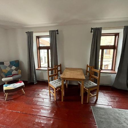 Apartman U Spinaru เชสต์ ภายนอก รูปภาพ