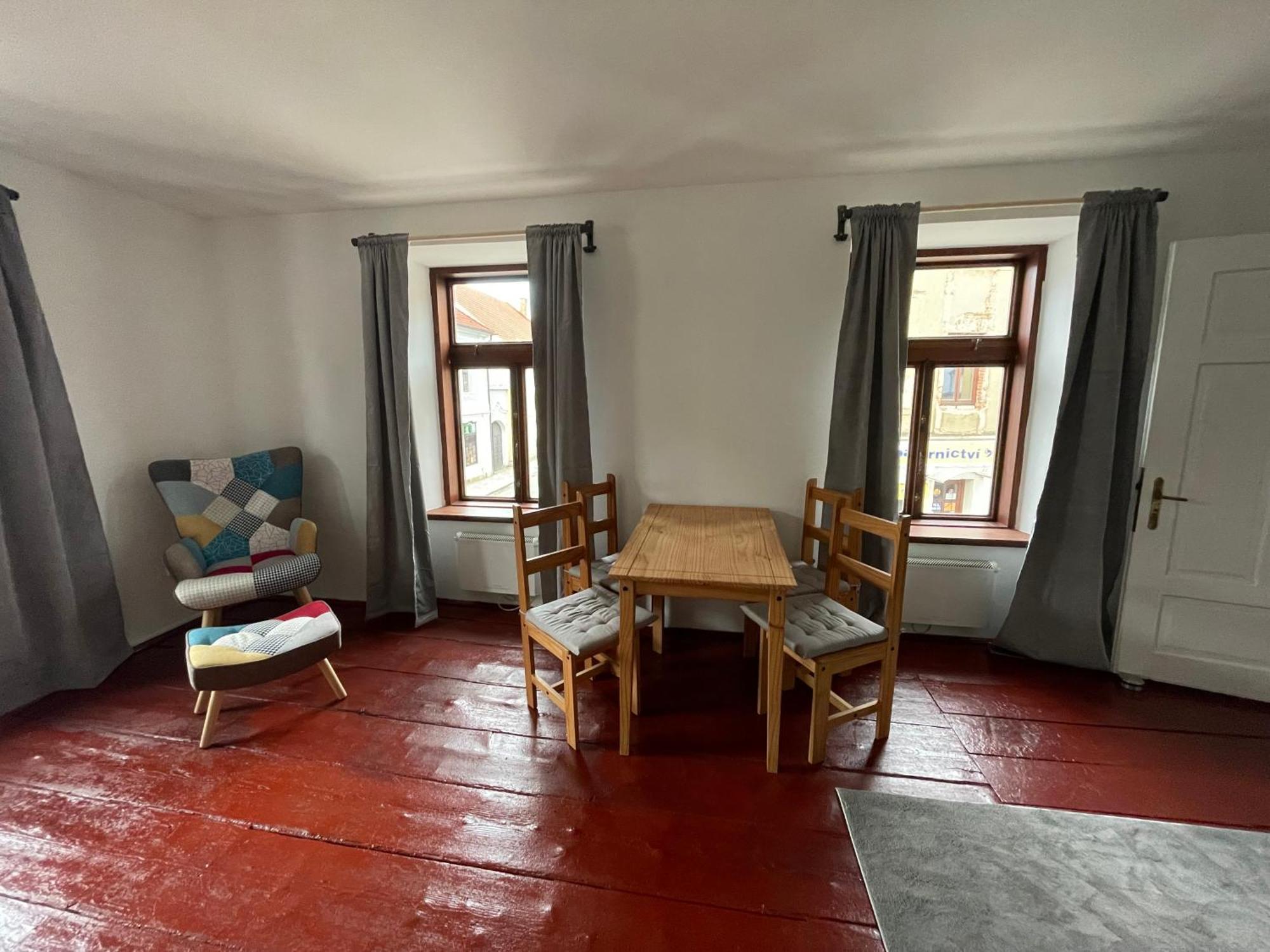 Apartman U Spinaru เชสต์ ภายนอก รูปภาพ