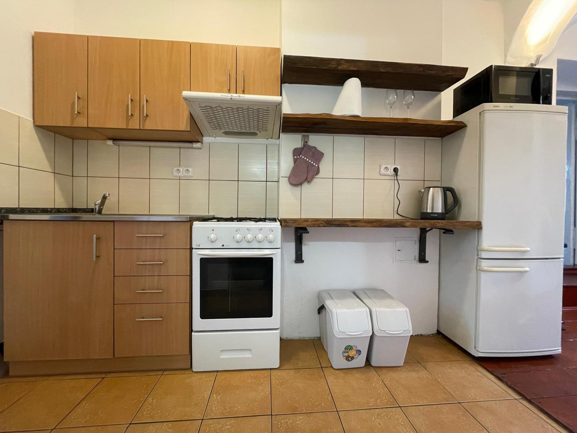 Apartman U Spinaru เชสต์ ภายนอก รูปภาพ