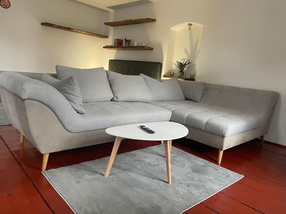 Apartman U Spinaru เชสต์ ภายนอก รูปภาพ