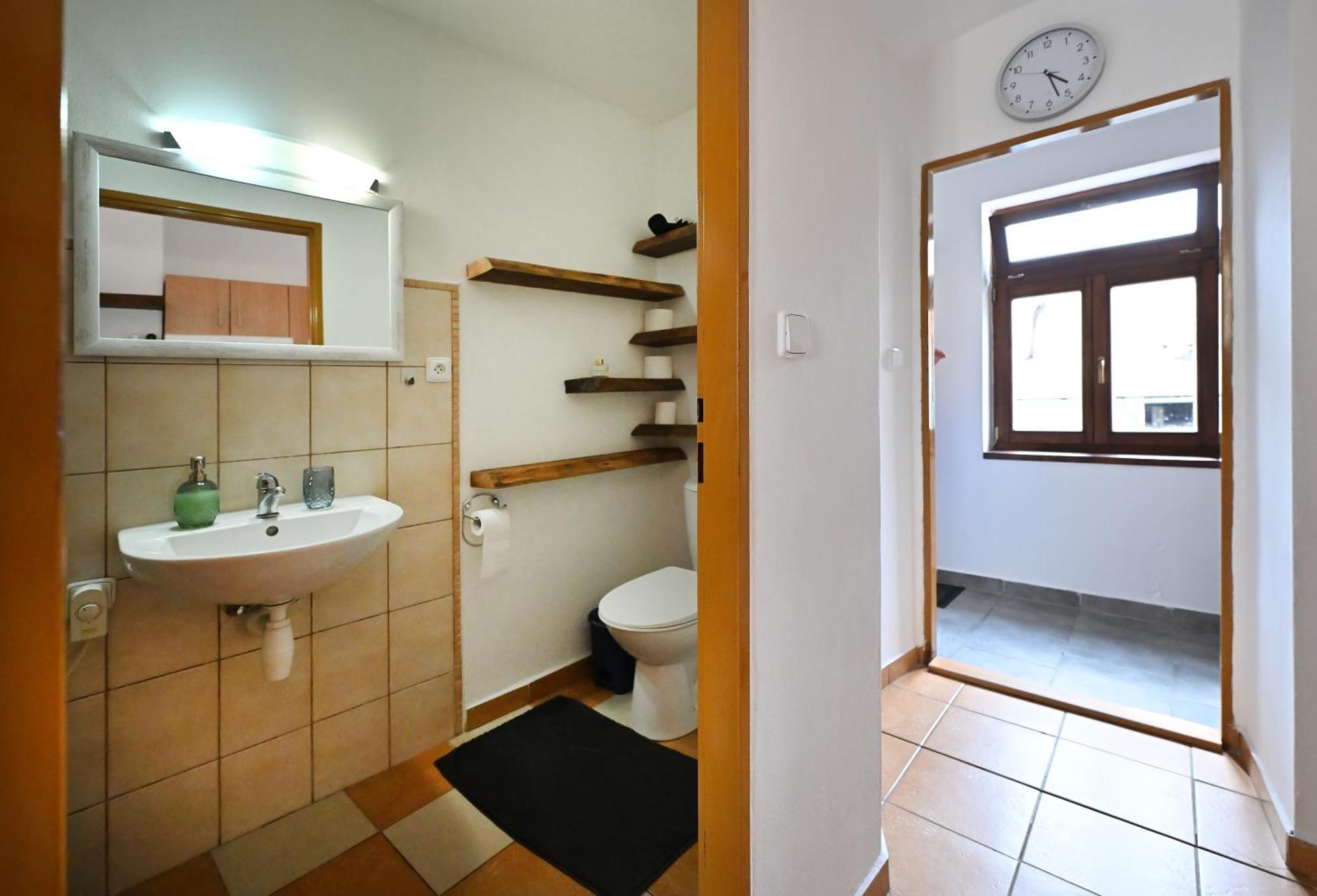Apartman U Spinaru เชสต์ ภายนอก รูปภาพ