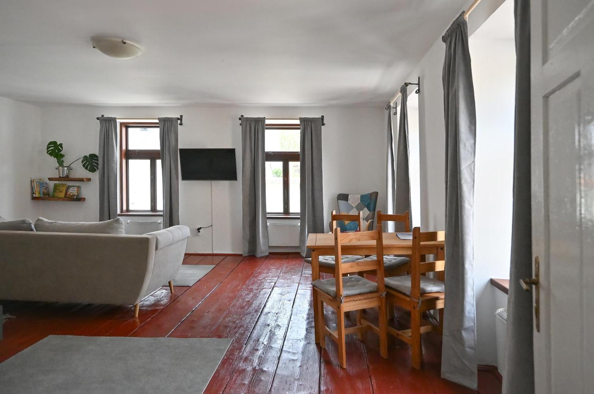 Apartman U Spinaru เชสต์ ภายนอก รูปภาพ