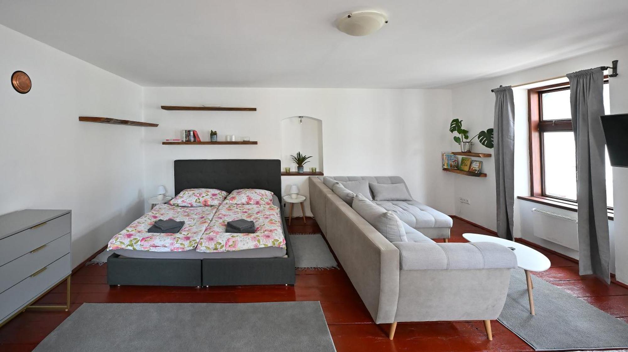 Apartman U Spinaru เชสต์ ภายนอก รูปภาพ