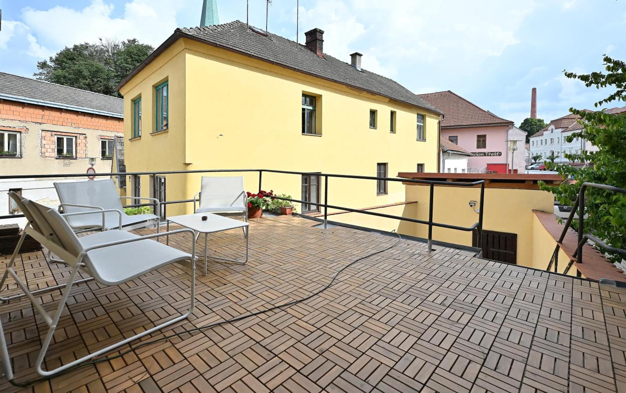 Apartman U Spinaru เชสต์ ภายนอก รูปภาพ